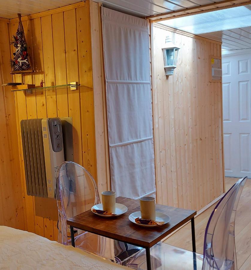 Pretty Studio With A Private Terrace Londen Buitenkant foto